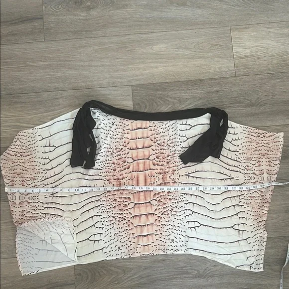 NWOT SHEIN Cream & Brown Tie-Shoulder Animal Printed Blouse Size S - Picture 3 of 8